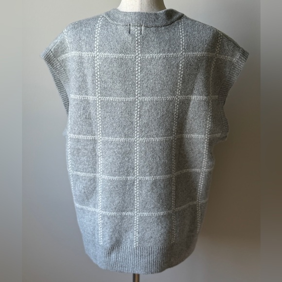 NWT |  a new day | V-Neck Windowpane Sweater Vest | Gray | Large - Picture 6 of 7